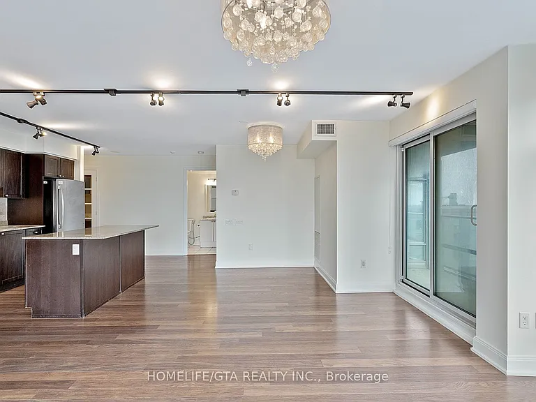 2191 Yonge St #1905 — Photo 16