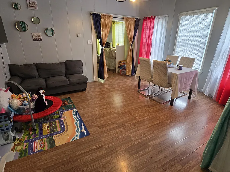 601-603 W Main St #2 — Photo 7