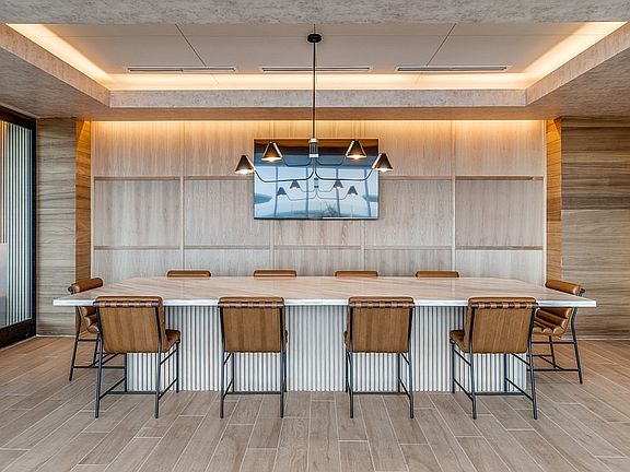 1400 HiLine Co-working Space