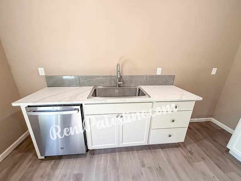 1305 Cummins St #1321 — Photo 7