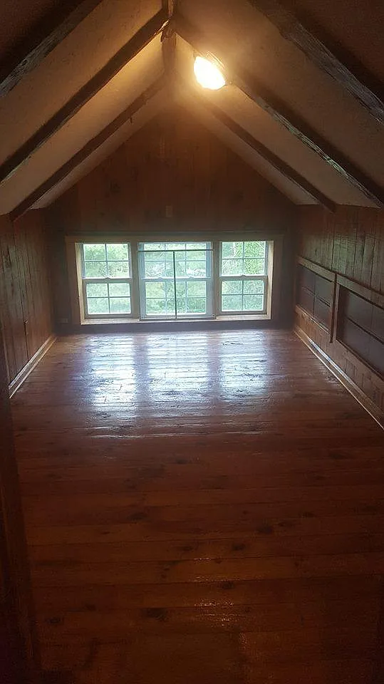 3 bed, 1000 sqft, $2,500 — Photo 2