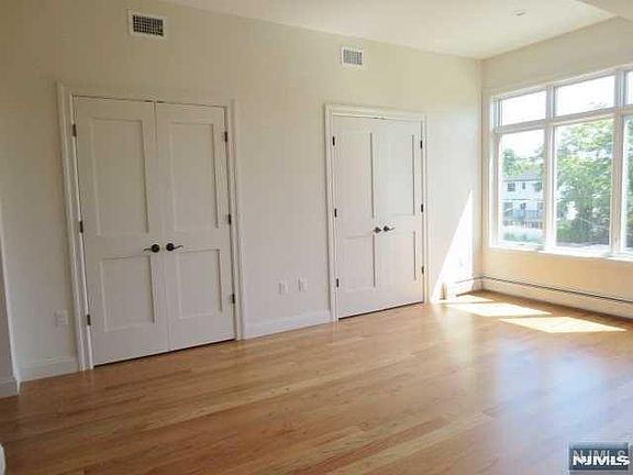 5th image of 427 Westview Pl #A
