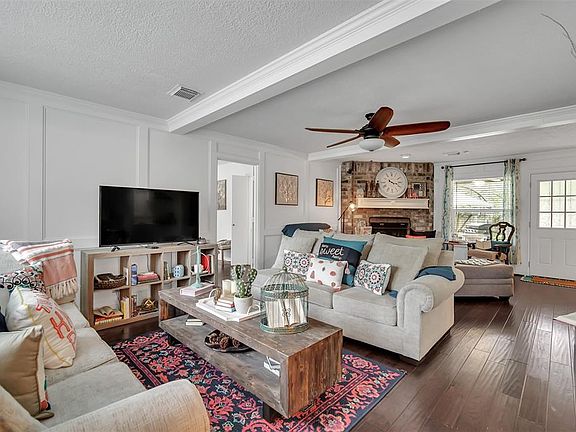 4th image of 2922 Blue Glen Ln