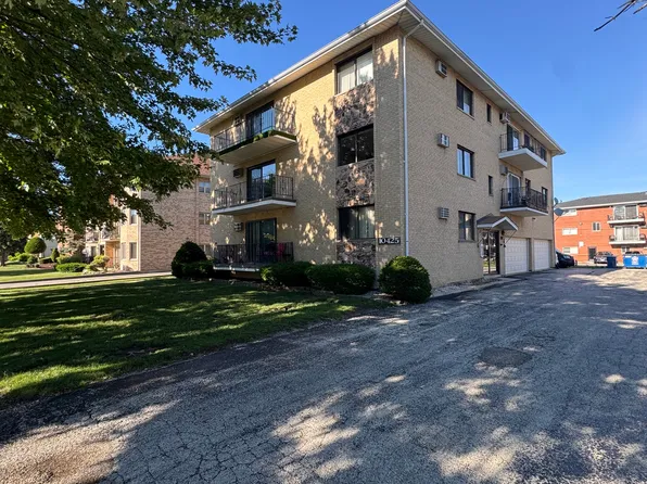 10425 S Mayfield Ave #2, Oak Lawn, IL 60453