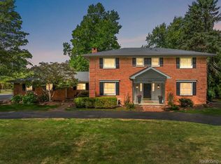 3340 Kernway Dr, Bloomfield Hills, MI 48304