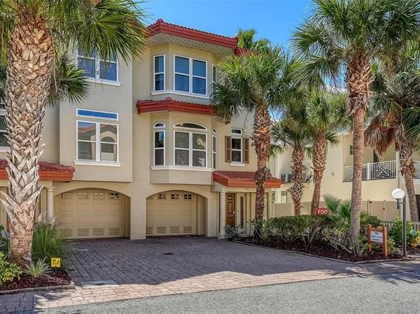 221 17th St N, Bradenton Beach, FL 34217