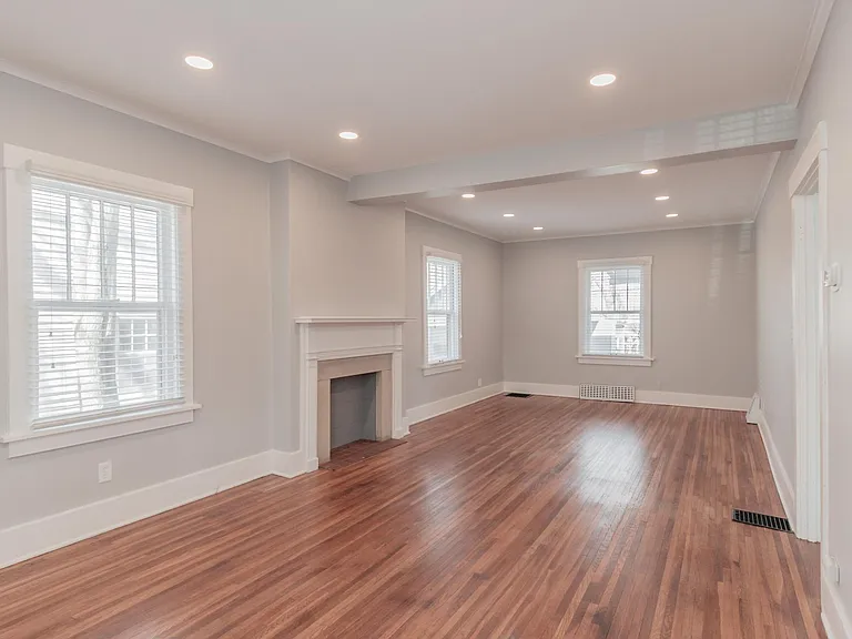 3026 Sewell St — Photo 5