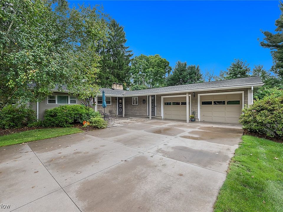 1st image of 1855 Glenmont Dr NW