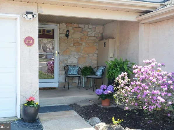 261 Parkview Dr, Souderton, PA 18964