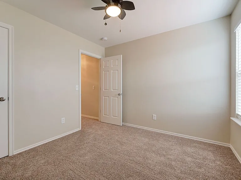 11705 NW 133rd St — Photo 31