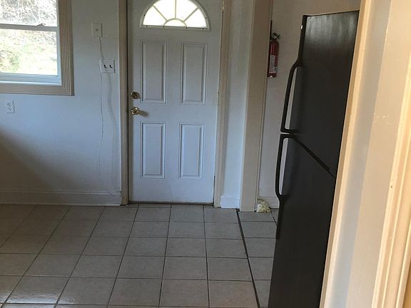 Kitchen/ Laundry area