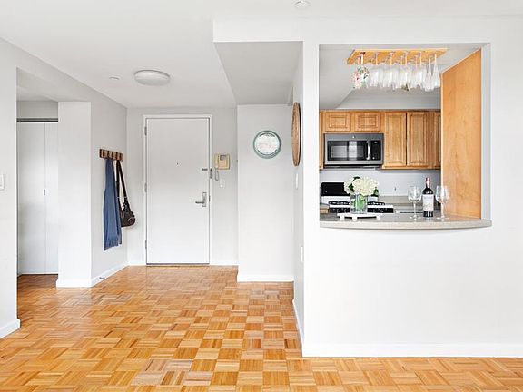 2nd image of 102 Bradhurst Ave APT 803