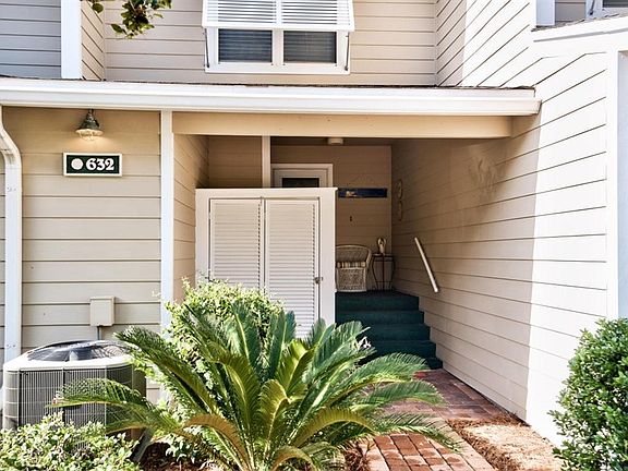 2nd image of 632 Bayou Dr