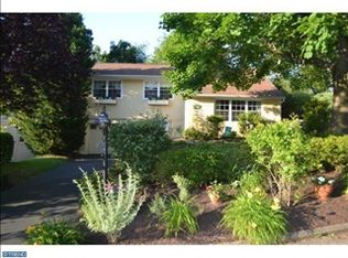 25 Forest Ave, Willow Grove, PA 19090