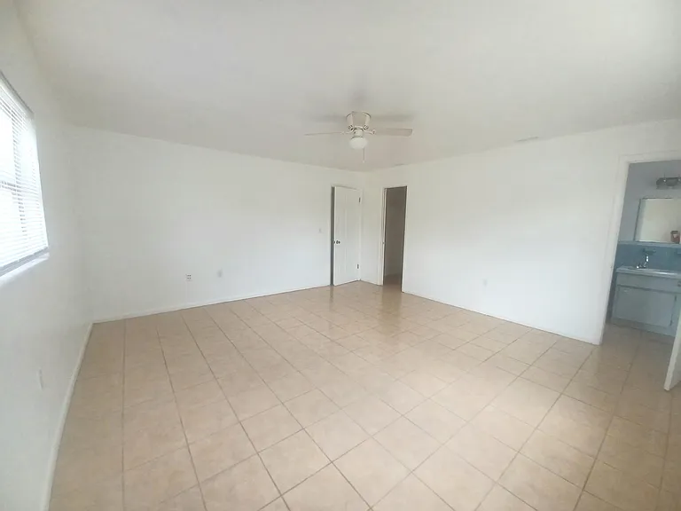 33 S Lincoln Ave — Photo 17
