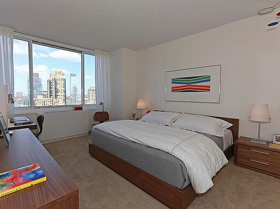 5th image of 160 W 62nd St APT 9A