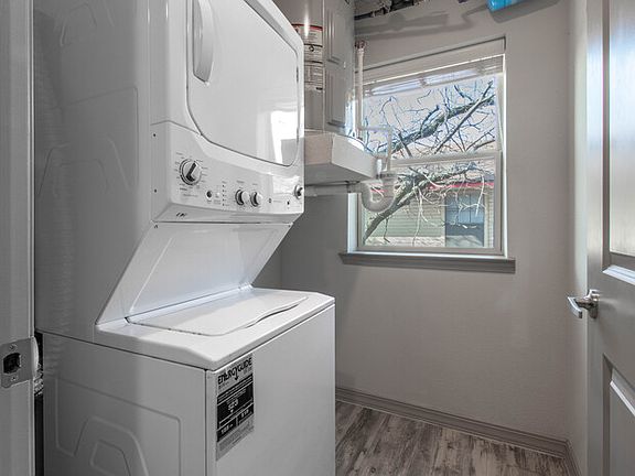 5th image of 2505 Stella St APT 204