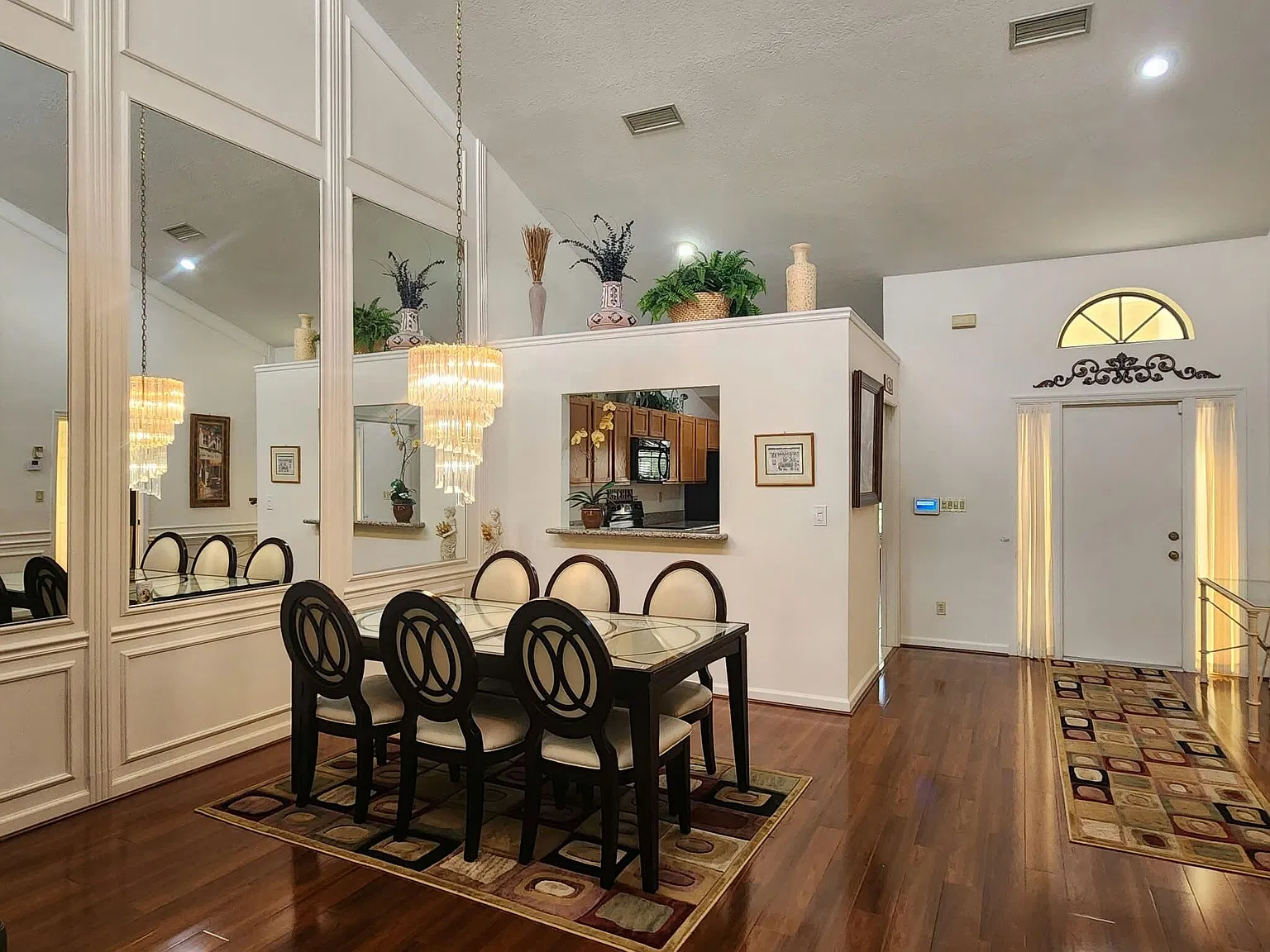 2 bed, 2.0 bath, 1707 sqft, $5,000 — Photo 4
