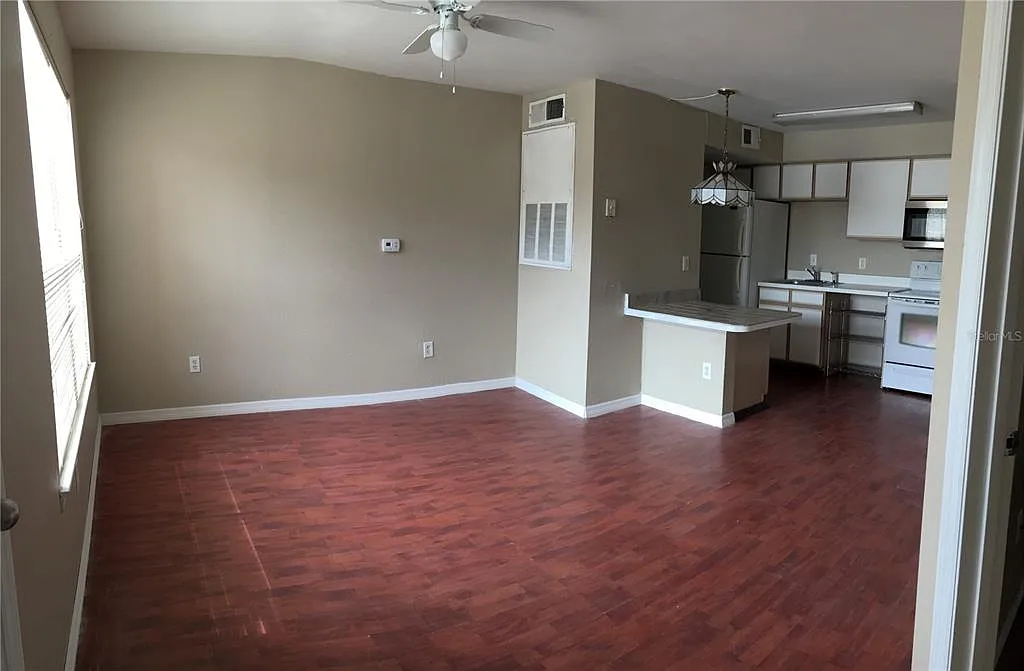 1 bed, 1.0 bath, 530 sqft, $1,300 — Photo 2
