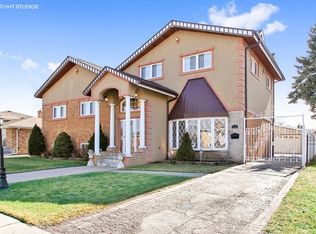 7905 Churchill St, Morton Grove, IL 60053