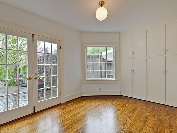 5th image of 1133 Harker Ave
