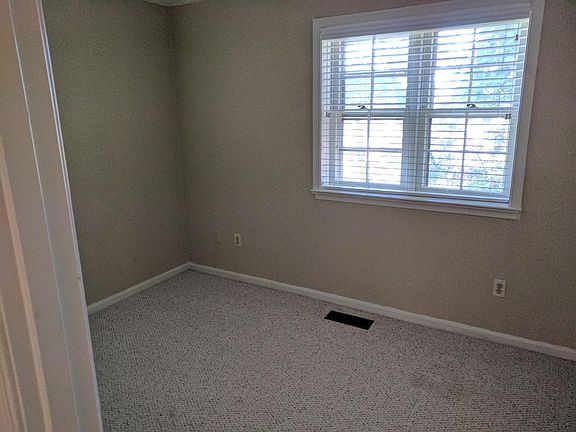5th image of 4855 Chevy Chase Dr
