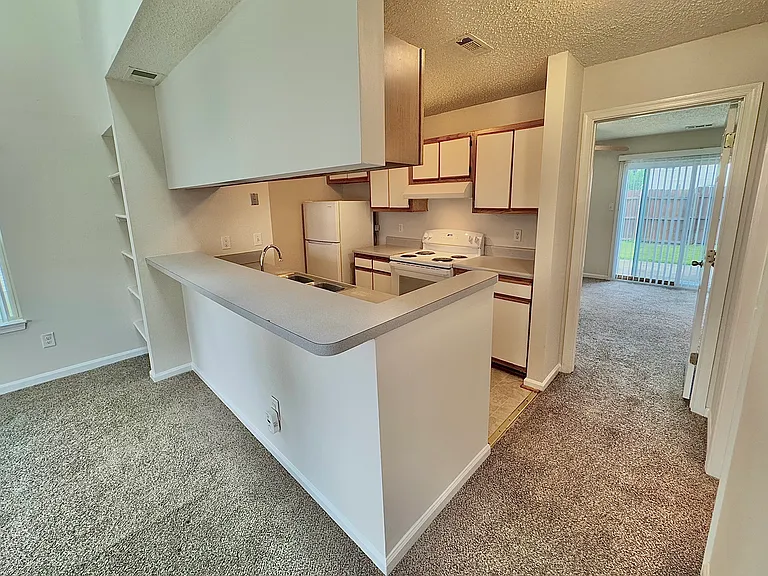 3210 Forest Green Dr — Photo 15