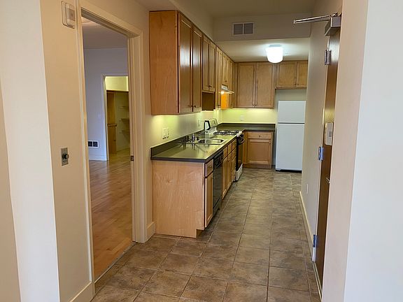 4th image of 1630 California St #7