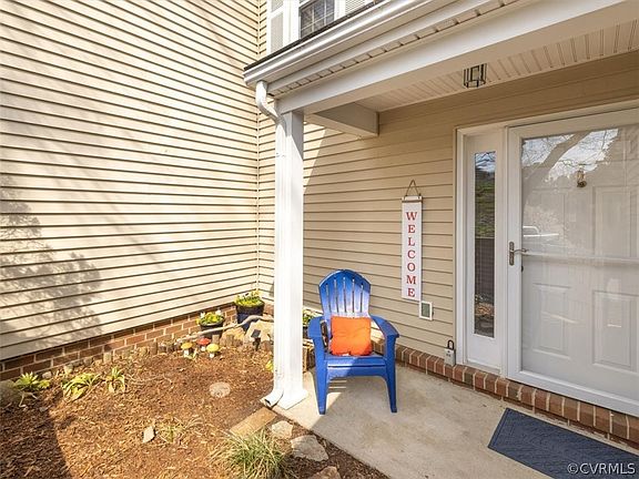 3rd image of 7556 Beauchamp Ct
