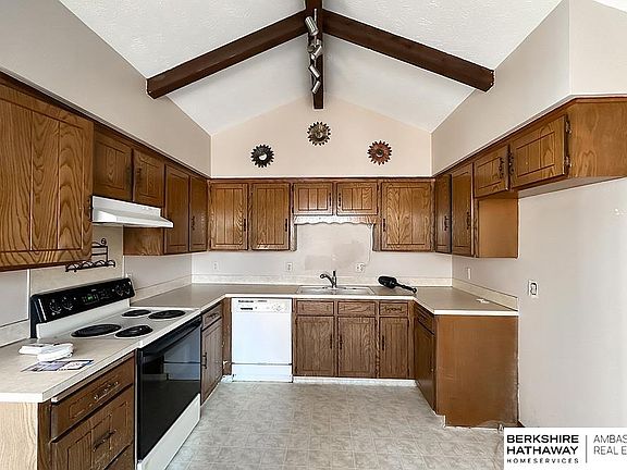 4th image of 3718 Lynnwood Dr