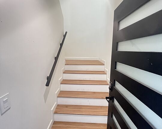 4th image of 4017 Montclair St #4019-1/2