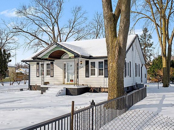 3rd image of 123 Oakside Ave