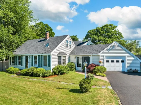 9 Old Lakeview Terrace, Wolfeboro, NH 03894