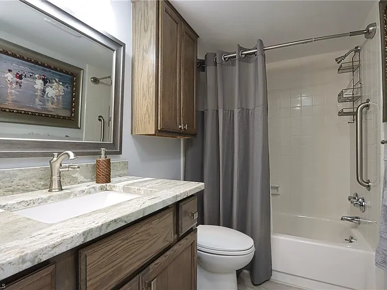 4200 Belair Ln #114 — Photo 14