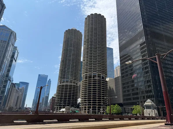 300 N State St APT 3903, Chicago, IL 60654