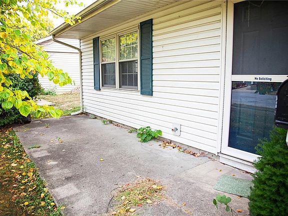 4th image of 3225 Thurston Dr
