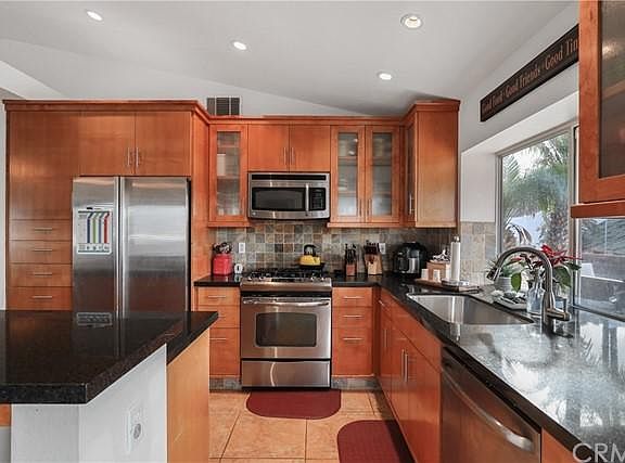 5th image of 44692 Lorraine Dr