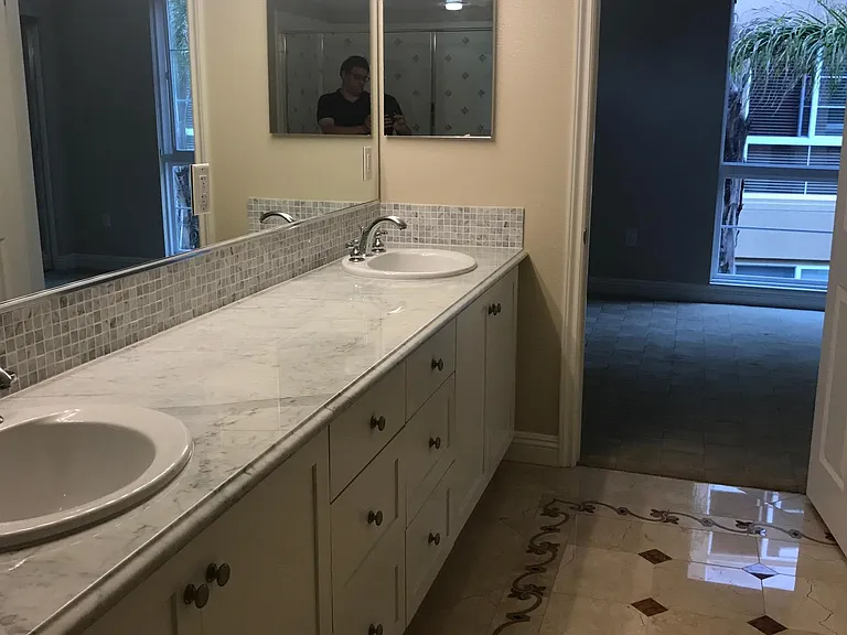 2nd Bathroom with double sinks