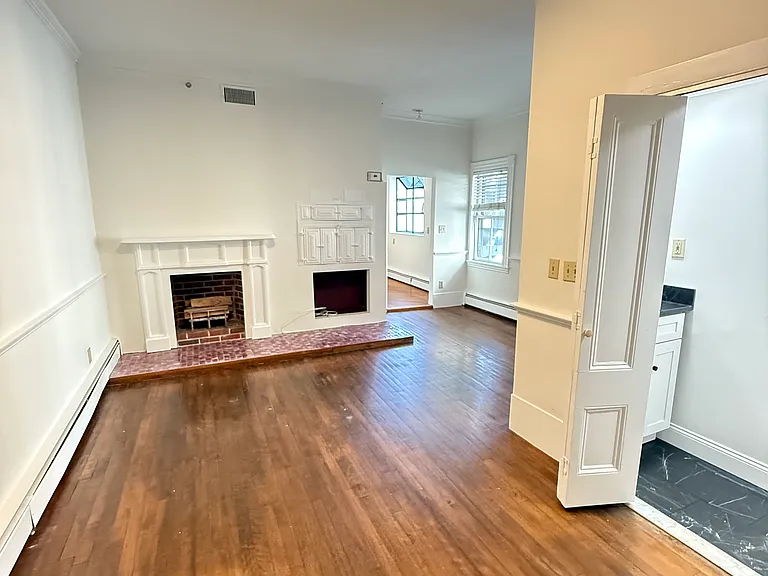 313 Essex St #105 — Photo 5