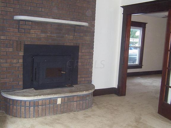 3rd image of 604 S Chestnut St