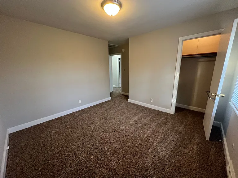 206 Connecticut Ave — Photo 18