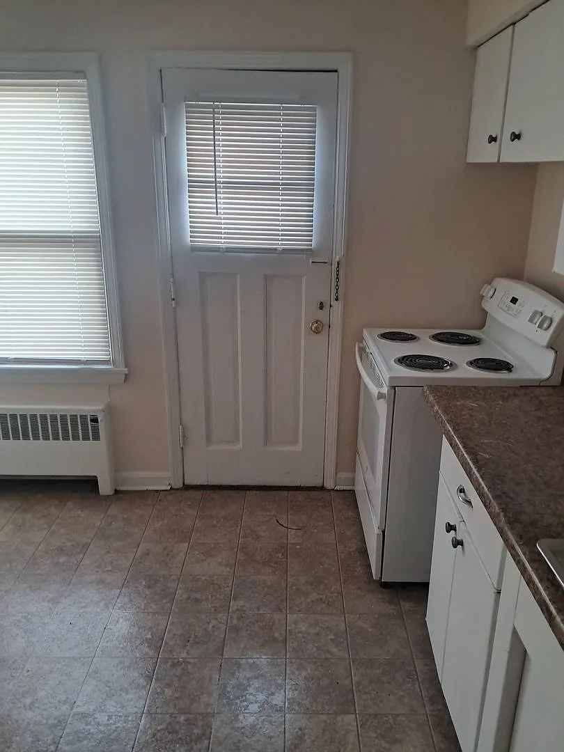232N75thK — Photo 4
