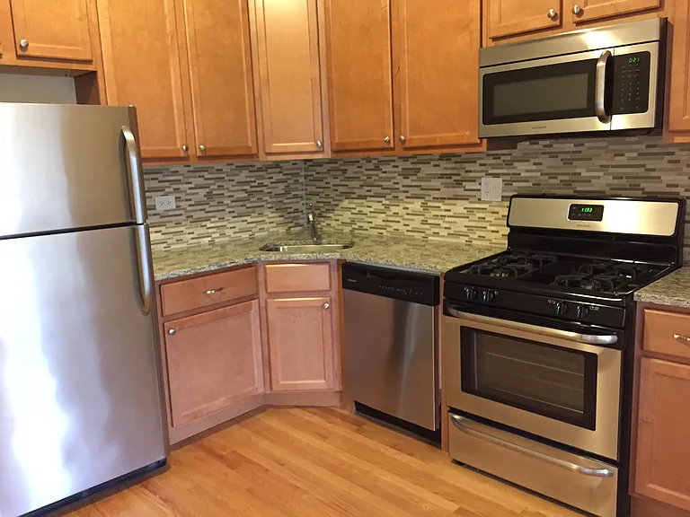 3443 N Halsted St #3C — Photo 1