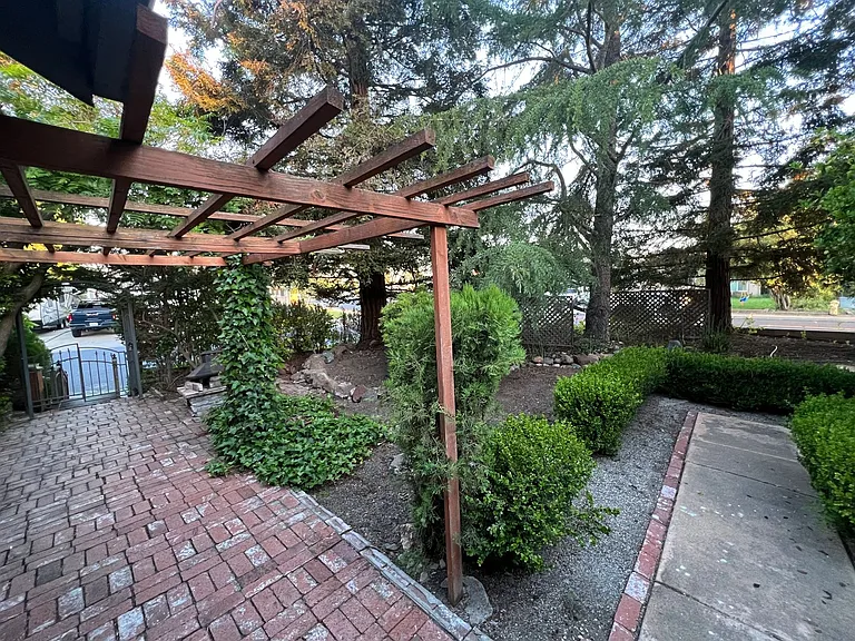 2870 Higgins Rd — Photo 4
