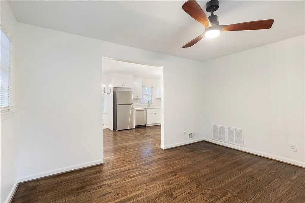 3 bed, 1.0 bath, 1025 sqft, $1,695 — Photo 4