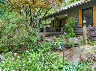 29 Shadow Brook Dr, Flat Rock, NC 28731