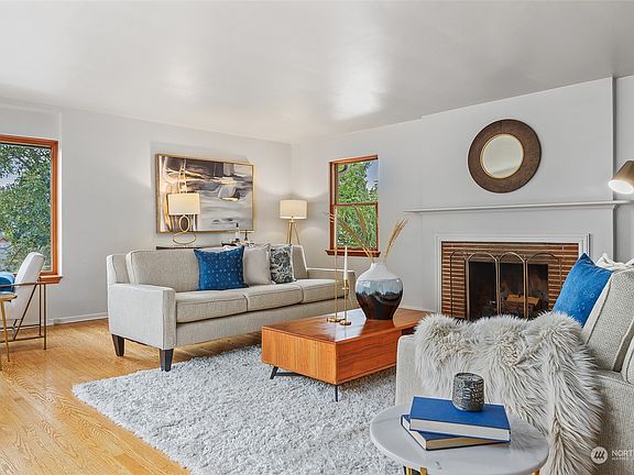 5th image of 3816 42nd Avenue NE