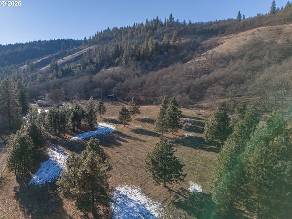 2255 Proctor Rd, Mosier, OR 97040
