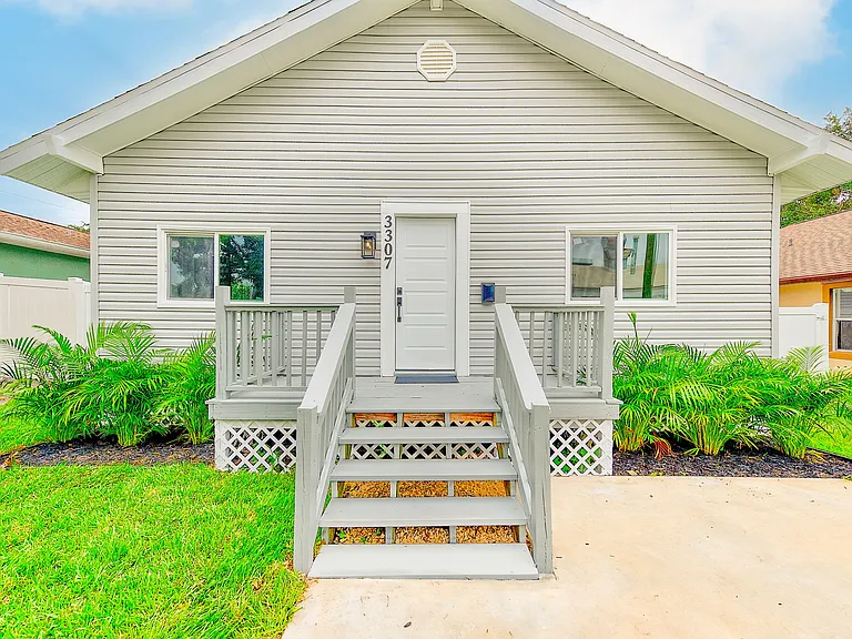 3307 N Morgan St — Photo 1