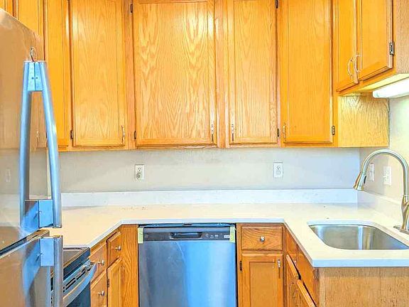 3rd image of 976 Robert St S APT 208